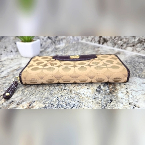 EUC Coach Purple/Tan Op Art Fabric and Leather Madison Continental Wallet - Picture 7 of 12
